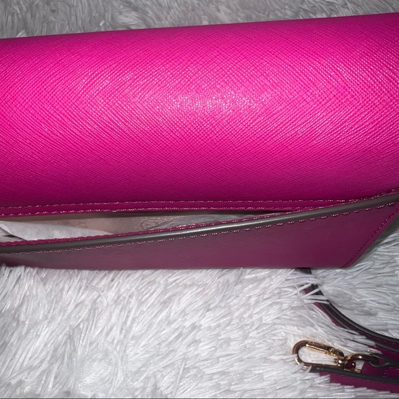 Torch Burch crossbody - Picture 3 of 5